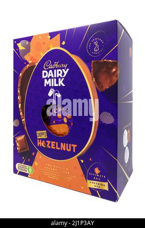 Cadbury Dairy Milk Ultimate Gehackte Nuss Osterei Stockfoto