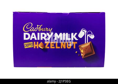 Cadbury Dairy Milk Ultimate Gehackte Nuss Osterei Stockfoto