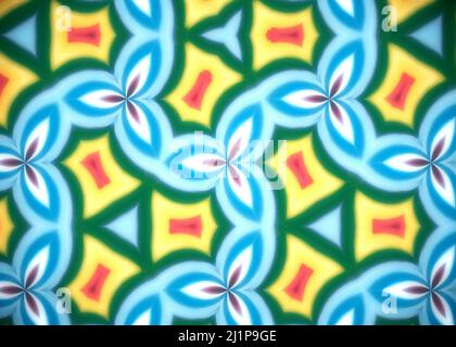Eine schöne kaleidoskopische Illustration: Ein blumiges Mosaik aus angenehm geometrischen dreieckigen Formen, vintage schwachen weichen Farben. Stockfoto