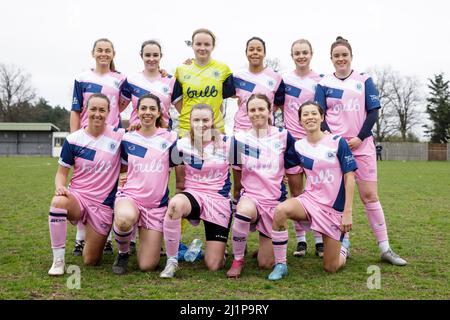 London, Großbritannien. 27. März 2022. Dulwich Hamlet startet XI beim Premier-Spiel der Frauen in London und South East zwischen Ashford und Dulwich Hamlet im Robert Parker Stadium in London, England. Liam Asman/SPP Credit: SPP Sport Press Photo. /Alamy Live News Stockfoto