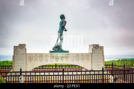 Terry Fox Monument zum Gedenken an Terry Fox, dessen heroischer Lauf des Marathon der Hoffnung zur Krebsbekämpfung am 31. August 1980 in Thunder Bay endete. Stockfoto