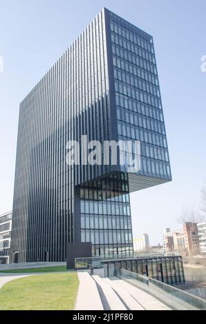 Düsseldorf März 2022: Medienhafen der Landeshauptstadt Nordrhein-Westfalen Stockfoto