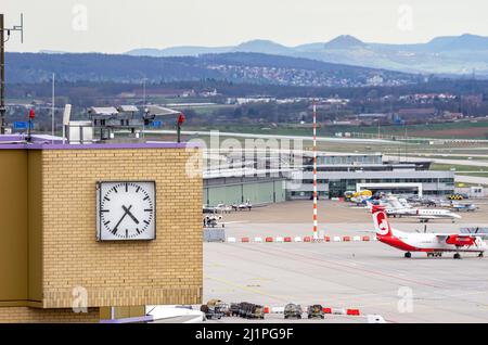 Stuttgart, Baden-Württemberg, Deutschland: Verschiedene Strukturen am Stuttgarter Flughafen in Leinfelden-Echterdingen, 10. April 2012. Stockfoto