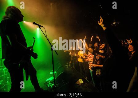 Kopenhagen, Dänemark. 26., März 2022. Die finnische Death-Metal-Band Cadaveric Incubator gibt ein Live-Konzert im Pumpehuset in Kopenhagen. (Foto: Gonzales Photo - Joe Miller). Stockfoto