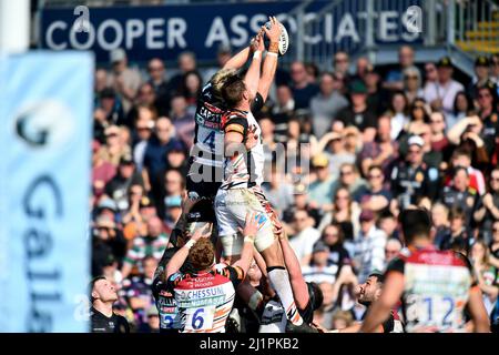 Richard Capstick von Exeter Chiefs gewinnt eine Line-in gegen Hanro Liebenberg von Leicester Tigers während des Gallagher Premiership Rugby-Spiels zwischen Exeter Chiefs und Leicester Tigers am 27. März 2022 in Sandy Park, Exeter. Foto von Scott Boulton. Nur zur redaktionellen Verwendung, Lizenz für kommerzielle Nutzung erforderlich. Keine Verwendung bei Wetten, Spielen oder Veröffentlichungen einzelner Clubs/Vereine/Spieler. Kredit: UK Sports Pics Ltd/Alamy Live Nachrichten Stockfoto