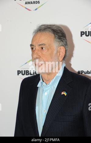 Francis Ford Coppola trägt einen Ukraine Pin an die Gilde der internationalen Kinematographen-Publizistin in Los Angeles 3.25.2022, Fotos von Nadja Sayej Stockfoto