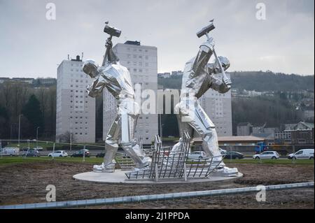 Port Glasgow, Schottland, Großbritannien, März 23. 2022, Shipbuilding Skulptur Kunst errichtet zu Ehren Inverclyde Shipbuilding Geschichte Stockfoto