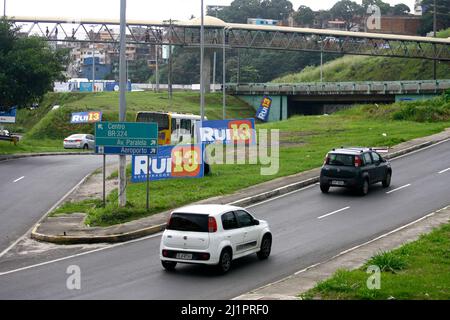 salvador, bahia, brasilien - 28. juli 2014: Propagandaausschuss während des Wahlkampfs auf einer Straße in der Stadt salvador. Stockfoto