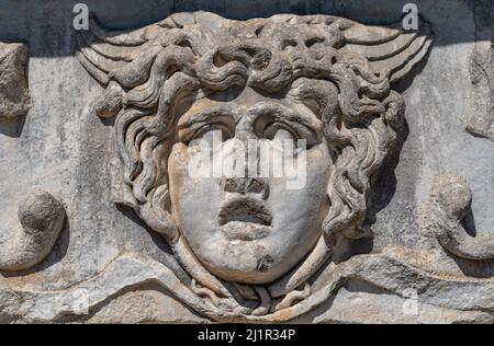 Weitwinkel-Foto des Tempels von apollo in didyma antike Stadt. Historisches Tourismuskonzept. Stockfoto