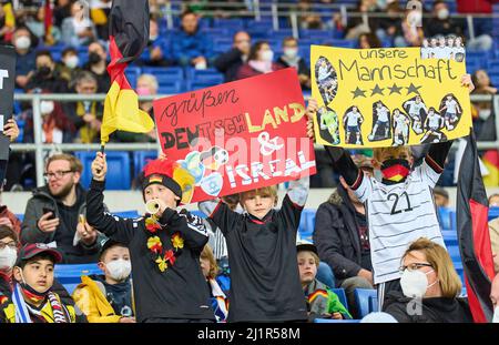 Sinsheim, Deutschland. 26. März 2022. DFB-Fans im Freundschaftsspiel DEUTSCHLAND - ISRAEL 2-0 Vorbereitung auf die WM 2022 in Katar, Saison 2021/2022, am 26. März 2022 in Sinsheim, Deutschland. © Peter Schatz / Alamy Live News Credit: Peter Schatz/Alamy Live News Stockfoto