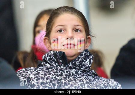 Sinsheim, Deutschland. 26. März 2022. DFB-Fan im Freundschaftsspiel DEUTSCHLAND - ISRAEL 2-0 Vorbereitung auf die WM 2022 in Katar, Saison 2021/2022, am 26. März 2022 in Sinsheim, Deutschland. © Peter Schatz / Alamy Live News Credit: Peter Schatz/Alamy Live News Stockfoto
