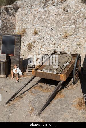 Tote Soldaten in einem Wagen, Teil der Museumsausstellung im Willis's Magazine, historische Überreste der Royal Artillery aus dem frühen 1700s, Gibraltar Stockfoto