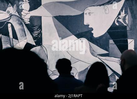 Guernica von Pablo Picasso im Reina Sofia Museum in Madrid, Spanien. Starke Anti-Kriegs-Botschaft Stockfoto