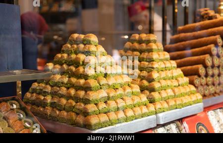 Baklava aus der Region Gaziantep. Süßer lokaler Geschmack. Nahaufnahme. Stockfoto