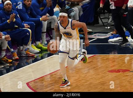 Washington, USA. 27. März 2022. WASHINGTON, DC - 27. MÄRZ: Der Wächter der Golden State Warriors, Damion Lee (1), startet einen Angriff während eines NBA-Spiels zwischen den Washington Wizards und den Golden State Warriors am 27. März 2022 in der Capital One Arena in Washington, DC. (Foto von Tony Quinn/SipaUSA) Quelle: SIPA USA/Alamy Live News Stockfoto