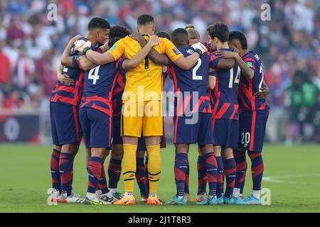 Orlando, Florida, USA. 27. März 2022: WÄHREND des Qualifikationsspiel der USMNT gegen Panama CONCACAF FIFA Fußball-Weltmeisterschaft im Exploria Stadium in Orlando, FL, am 27. März 2022, WAPPELN SICH USMNT-Teamkollegen vor dem Spiel. (Bild: © Cory Knowlton/ZUMA Press Wire) Bild: ZUMA Press, Inc./Alamy Live News Stockfoto