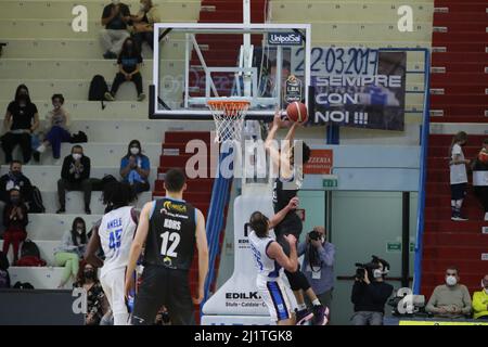 PalaRadi, Cremona, Italien, 27. März 2022, Jamuni McNeace (Vanoli Cremona) während der Vanoli Basket Cremona gegen Nutribullet Treviso Basket – Italienische Baske Stockfoto