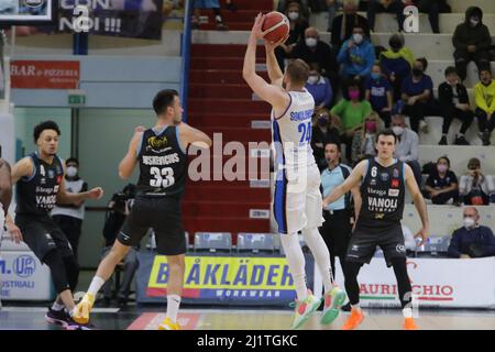 PalaRadi, Cremona, Italien, 27. März 2022, Michal Sokolowski (NutriBellet Treviso) während der Vanoli Basket Cremona gegen Nutribullet Treviso Basket - Itali Stockfoto