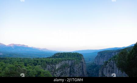 Blick von der Aussichtsplattform auf den Tazy Canyon Stockfoto