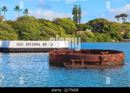 HONOLULU, OAHU, HAWAII, VEREINIGTE STAATEN - 21. AUGUST 2016: Schiffbruch unter dem Meer der USS Arizona BB 39. Versunken am 7. Dezember 1941 während der Japaner Stockfoto