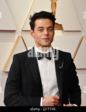 Los Angeles, Usa. 28. März 2022. Rami Malek kommt am Sonntag, den 27. März 2022, zu den jährlichen Academy Awards 94. im Dolby Theater in der Hollywood-Sektion von Los Angeles an. Foto von Jim Ruymen/UPI Credit: UPI/Alamy Live News Stockfoto