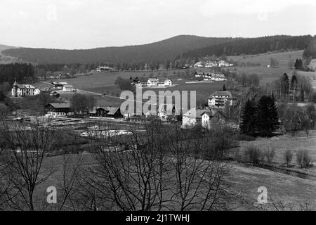 Blick auf den Bayerischen Wald bei Bayerisch Eisenstein 1958. Blick auf den Bayerischen Wald bei Bayerisch Eisenstein, 1958. Stockfoto