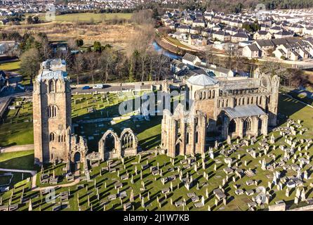 Luftaufnahme der Ruinen der Elgin Cathedral in Moray, Schottland Stockfoto