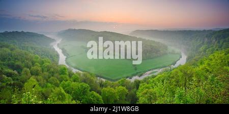 Sonnenaufgang über dem Fluss Wye und dem Wye Valley von Yat Rock, Symond's Yat, Forest of Dean, Gloucestershire, England, Großbritannien Mai 2008 Stockfoto