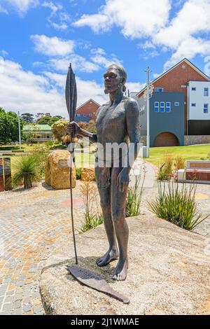 Statue des Noongar-Mannes, Mokare, Alison Hartman Gardens, Albany, Western Australia, Australien Stockfoto