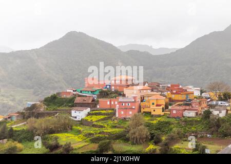 Malerisches und farbenfrohes Dorf Las Carboneras auf Teneriffa, Kanarische Inseln, Spanien Stockfoto