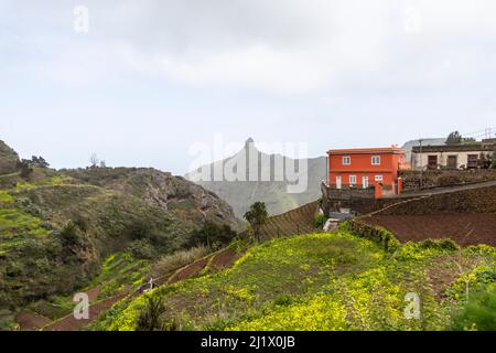 Malerisches und farbenfrohes Dorf Las Carboneras auf Teneriffa, Kanarische Inseln, Spanien Stockfoto