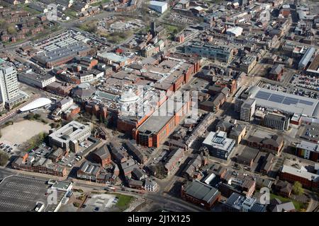 Luftaufnahme von Oldham Stadtzentrum, Greater Manchester Stockfoto