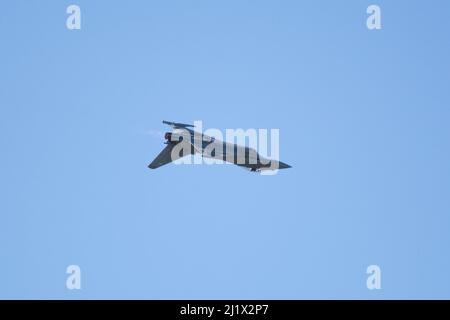 OSTRAVA, TSCHECHISCHE REPUBLIK - 22. SEPTEMBER: RAF Eurofighter Typhoon tritt während der Air Show Session NATO Days am Flughafen Ostrava auf. Stockfoto