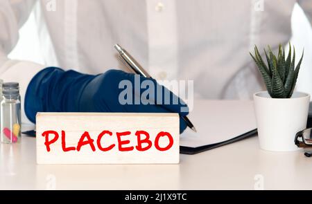 Placebo - Wort abstrakt in Vintage-Buchdruck Holzklötze. Stockfoto