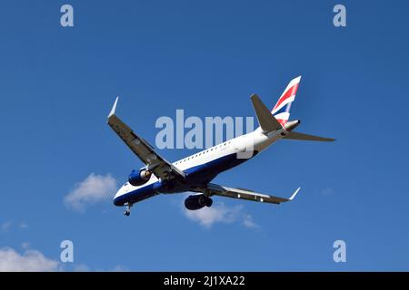 BA CityFlyer E190 G-LCYV kommt am Flughafen London City an Land Stockfoto