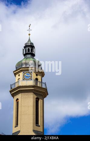 Der Kirchturm der Martinskirche in Ebingen, Albstadt, Baden-Württemberg, Deutschland. Stockfoto