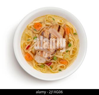 Fettuccine Nudeln mit gegrilltem Hähnchen, Draufsicht Stockfoto