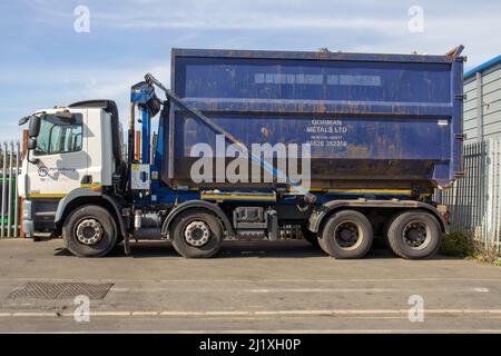 EXETER, DEVON, Großbritannien – 21. SEPTEMBER 2021 Newbery Metals Ltd.-Lastwagen parkte auf dem Marsh Barton-Handelsgebiet Stockfoto