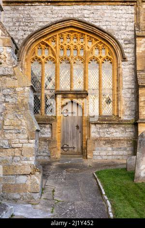 St. Michael der Erzengel, Lyme Regis, Großbritannien (Mar22) Stockfoto