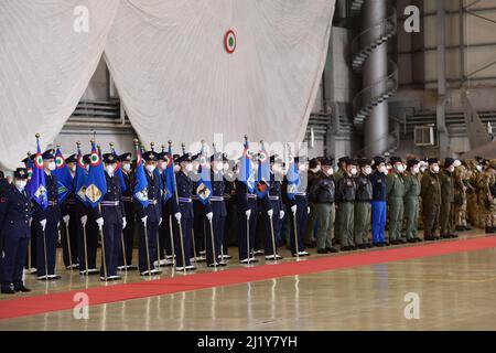 Ciampino, Italien. 28. März 2022. Ciampino International Airport (Rom), 28. März 2022 die italienische Luftwaffe feiert den 99.. Jahrestag der Gründung im 31.. Flügel von Ciampino. Auf dem Foto: Der Einsatz von Einsatzabteilungen die italienische Luftwaffe feiert ihr Gründungsjubiläum 99. im 31.-Flügel von Ciampino. Auf dem Foto: Der Einsatz von operativen Abteilungen Kredit: Independent Photo Agency/Alamy Live News Stockfoto