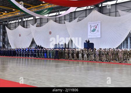 Ciampino, Italien. 28. März 2022. Ciampino International Airport (Rom), 28. März 2022 die italienische Luftwaffe feiert den 99.. Jahrestag der Gründung im 31.. Flügel von Ciampino. Auf dem Foto: Der Einsatz von Einsatzabteilungen die italienische Luftwaffe feiert ihr Gründungsjubiläum 99. im 31.-Flügel von Ciampino. Auf dem Foto: Der Einsatz von operativen Abteilungen Kredit: Independent Photo Agency/Alamy Live News Stockfoto