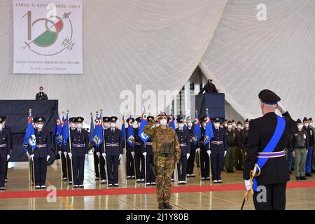 Ciampino, Italien. 28. März 2022. Ciampino International Airport (Rom), 28. März 2022 die italienische Luftwaffe feiert den 99.. Jahrestag der Gründung im 31.. Flügel von Ciampino. Auf dem Foto: Ein Moment der Zeremonie die italienische Luftwaffe feiert ihr Gründungsjubiläum 99. im 31.-Flügel von Ciampino. Auf dem Foto: Ein Moment der Zeremonie Kredit: Unabhängige Fotoagentur/Alamy Live News Stockfoto