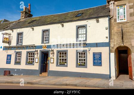 Das Crown Inn ist ein gemütliches Pub in Biggar, Schottland, Großbritannien Stockfoto