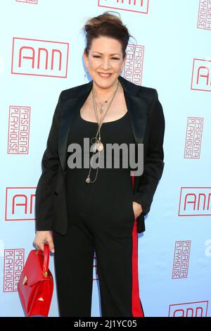 Pasadena, CA. 26. März 2022. Joely Fisher präsentiert Ann Opening Night, Pasadena Playhouse, Pasadena, CA, 26. März 2022. Kredit: Priscilla Grant/Everett Collection/Alamy Live Nachrichten Stockfoto