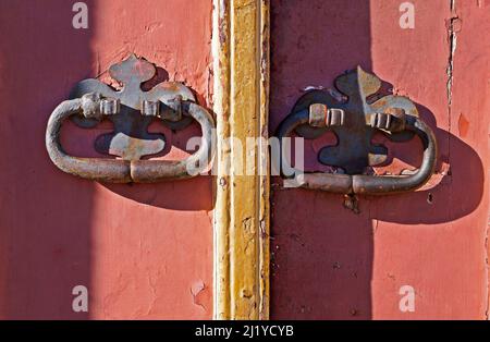 Altes barockes Türdetail, Ouro Preto, Minas Gerais, Brasilien Stockfoto