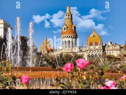 Barcelona, die kosmopolitische Hauptstadt der spanischen Region Katalonien, ist vor allem für seine Kunst und Architektur bekannt. Stockfoto