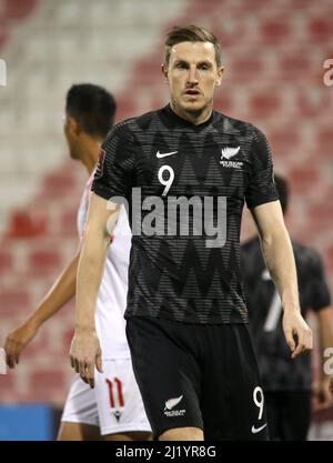 DOHA, KATAR - 27. MÄRZ: Chris Wood aus Neuseeland in Aktion, während des Qualifikationsspiels der FIFA Fußball-Weltmeisterschaft Katar 2022 zwischen Neuseeland und Tahiti am 27. März 2022 im Grand Hamad Stadium in Doha, Katar. (Foto nach MB-Medien) Stockfoto