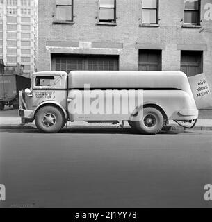 Sanitation Truck, New York City, New York, USA, John Vachon, US Farm Security Administration/USA Office of war Information, März 1943 Stockfoto