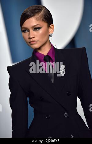 Beverly Hills, Usa. 28. März 2022. Zendaya trifft am Sonntag, den 27. März 2022, zur Vanity Fair Oscar Party im Wallis Annenberg Center for the Performing Arts in Beverly Hills, Kalifornien, ein. Foto von Chris Chew/UPI Credit: UPI/Alamy Live News Stockfoto