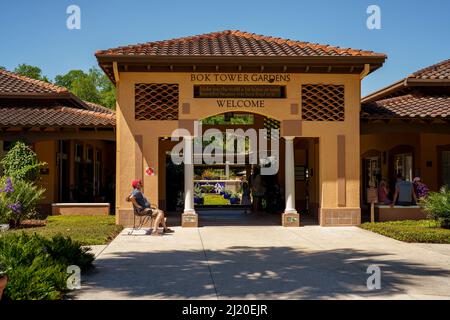 lake Whales, FL, USA - 26. März 2022: Foto des Eingangs zu den Gärten der Bok Tower Gardens Stockfoto